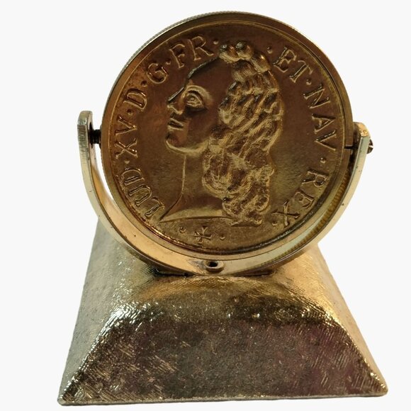 Gold tone medallion Stand Display Let the name of the Lord be Blessed - Picture 3 of 9